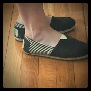 Toms